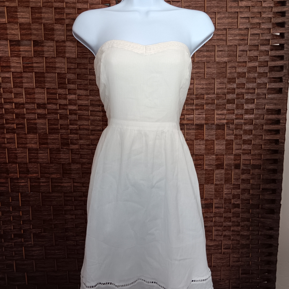 White Cotton Strapless Dress